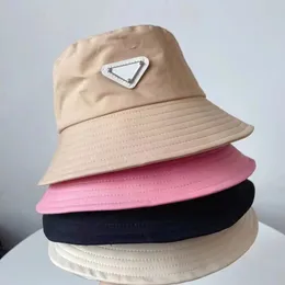 Novos chapéus Stingy Brim Designers masculinos e femininos, chapéu de balde ajustado ao sol, gorro gorro boné de beisebol snapbacks gorro vestido de pesca ao ar livre