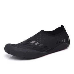 2021 En Kaliteli Erkek Bayan Spor Koşu Ayakkabıları Sandy Plaj Moda Siyah Mavi Kırmızı Açık Sneakers Boyutu 36-46 WY21-1786