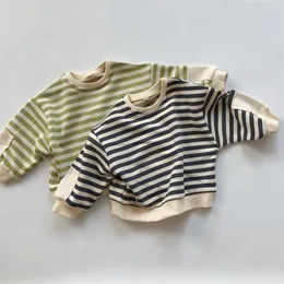 Vårt T-shirt Barn Striped Sweatshirts Toddlers Barnkläder Baby Boys Girls Loose O-Neck Långärmad Pullovers Toppar 211029