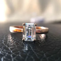 1CT 5x7mm G VVS Emerald Excellent Cut Moissanite Pierścionek zaręczynowy Solitaire Sterling Rose Gold lub White Color (Powiedz nam po zapłaceniu)