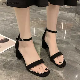 Simple Fashion Square Heel Women Sandals 2021 New Fairy Style Temperament Elegant One Word Buckle French Style Career High Heels Y0608