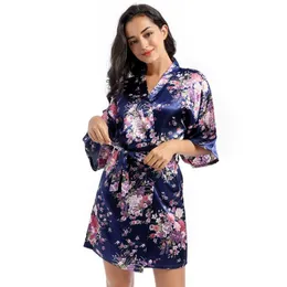 Kvinnors Sleepwear Silk Floral Robes För Kvinnor Kläddeskapsel Bridmaid Short Satin Kimono Bröllopsfest Badrockar Partihandel