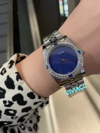 Luxuriöse neue Damenuhren, Edelstahl, Quarz-Armbanduhr, silbernes blaues Edelstein-Zifferblatt, Kristall-Diamant-Lünette, wasserdicht, AAA+-Uhr