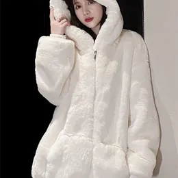Lautaro冬のふわふわの暖かい柔らかい白い特大のFauxの毛皮のジャケットの女性長袖黒ジッパーアップFauxの毛皮のスウェット韓国のパーカー211110