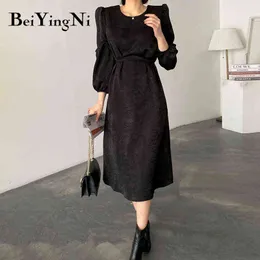 Beiyingni Замши MIDI Платья для Женщин Сплошные Цветовые пояса Черный Длинный Рукав Корейский Стиль A-Line Платье Женщины Урожай Vestidos Y1204