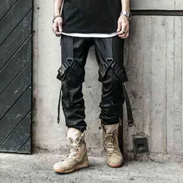 2020 Hip Hop Joggers Mężczyźni Czarne Spodnie Harerem Multi Kieszonkowy Lokomotywa Chłopiec Spodnie dresowe Streetwear Casual Męskie Funkcjonalne Spodnie Cargo G0104
