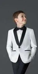 2021新しいスタイルの男の子のための新しいスタイルの男の子スーツ新しい黒/白の子供の結婚式のプロムスーツブレザー（ジャケット+パンツ+ネクタイ）x0909
