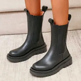 2021 novo designer de inverno quente tornozelo goth neve moda mulheres sapatos pedaço de motocicleta botas médias plataforma de calcanhares chelsea botas mujer y1018