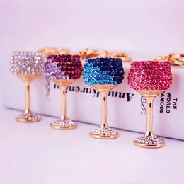 Creative Crafts Crystal Wine Glass Car Key Chain Goblet Metal Pendant Kvinna Bag Tillbehör Små gåvor