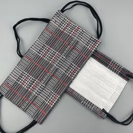 Klasyczna maska ​​do twarzy Dorosłych Jednorazowe Maski Trójwarstwowe Plaid Non-Woven Printing Facemask