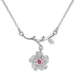 Naszyjniki wisiorek Cute Silver Color Blooms Flower Clear Różowy Purple CZ Wspominki Pływające wisiorki Luksusowa Plata Biżuteria