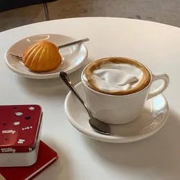 Söt nordisk kaffekopp modern keramisk kreativ cappuccino -kontor och tefat latte kubek ceramiczny hushållsprodukter bl50bd koppar tefat