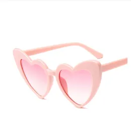 Sevimli Pembe Kalp Güneş Gözlüğü Kadın Tam Çerçeve Çok Renk Kırmızı Güneş Gözlükleri Vintage Moda Partisi Hediyeleri Gafas de Sol UV400 Hızlı Gemi