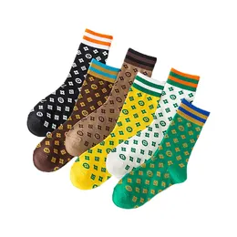 Christmas Brand Designer Letter Embroidery Print Unisex Cotton Socks Winter Casual Stripe Pattern Sports Breathable Knitted Stocking