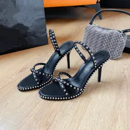 Casual Designer Fashion Women Sandaler Real Leather Black Spikes Criss-Cross High Heels Sandalias de Las Mujeres Mujer Shoes