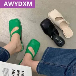 2022 Nova Moda Chunky Mulas Mulheres Shoes Chinelos Slingback Flip Flops Verão Festa Slides PU Couro Raso Femme Chaussures Y220221