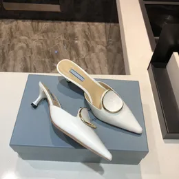 Prado Fashion Buty Najwyższej jakości Women Women Najnowsze kapcie sandałowe skórzane materiał niestandardowy wysokiej jakości luksusowa atmosfera elegancka 35-42