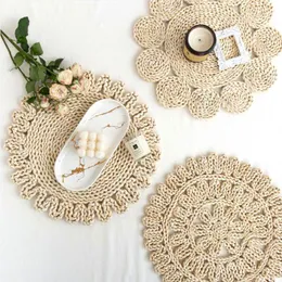 Mats & Pads Beige Flower-Shaped Woven Placemats Japanese-Style Heat Insulation Anti-Scald Coasters Table Decorations Kitchen Supplies