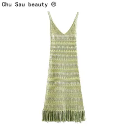 Chu Sau Beauty Holiday Style Quaste Strickrock Frühling Sommer Sling V-Ausschnitt Schlankes mittellanges Wollkleid Mode 210508