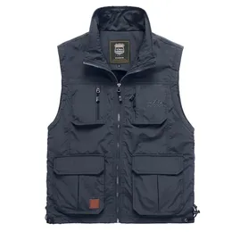 Gilet multitasche sottile in rete estiva primaverile per uomo Giacca senza maniche casual di grandi dimensioni con molte tasche Gilet reporter 210925