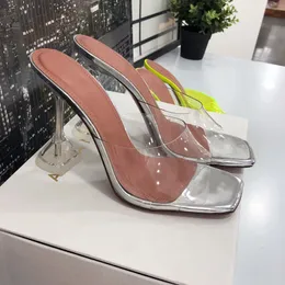 2021 Star Style Transparent PVC Crystal Clear Heeled Kvinnor Tofflor Mode Högklackat Kvinna Mules Slides Sommar Sandaler Skor K78