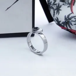 Beset Qualit Silver Guldpläterad Alloy Ring Toppkvalitet Ringar för Kvinna Mode Designer Enkel Personlighet Smycken Leverans