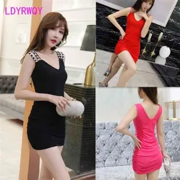 LDYRWQY summer fashion sexy V-neck low-cut slim-fit fold bag hip bottoming nail drill suspender dress 210416