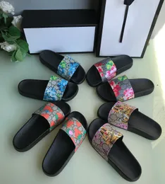 أحذية Europ Classic Shoes مسطحة قاع نساء من الزهرة القديمة متعددة الألوان ناعمة أسفل الموضة متعددة الحمام شاطئ الأحذية للجنسين