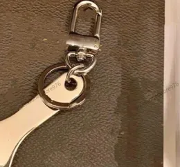 Luxurys högkvalitativ flasköppnare Keychains Buckle Lovers Keychain Metal Key Ring Silver Men Women Bag Car Handbag Pendant Access297n
