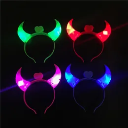 Halloween kostymer Devil Horns LED Flash Light Färgglada Baby Hair Hoops Headwear Head Band Party Supplies VT0107