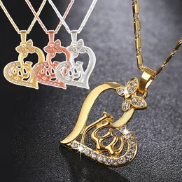 Fashion Hollow Heart Shape Butterfly Pendants Halsband Kvinnor Charm Elegant Enkel Kedja Choker Smycken Gifts Accessaries
