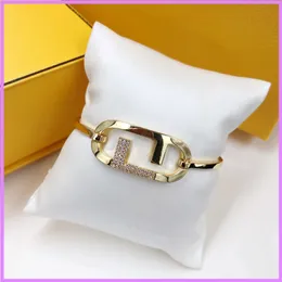 Buckle Bracelet Gold Color Women Fashion Bracelets Mens Designer Jewelry Letters F Bangle Lady Outdoor High Quality Bangles D222154F