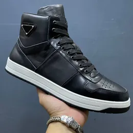 21SS Mens Fashion High Winter Sports Shoes Men Sheereer Sneakers Treptable Cowwhide Forcution Design Design Black Triangle Metal Size 38-45