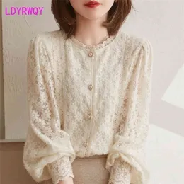 Ldyrwqy 봄 프랑스어 부드러운 모직 패치 워크 라운드 칼라 레이스 쉬폰 블라우스 여성 셔츠 210416