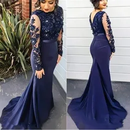 Scoop Neck Satin Evening Dresses With Lace Appliques New Long Sleeves Prom Dress