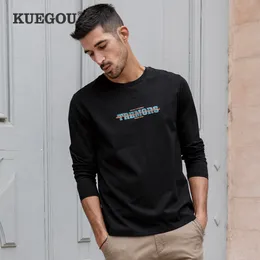 KUEGOU 100% Baumwolle Herbst Frühling Kleidung Herren T-shirt Brief Stickerei Mode T-shirt Schwarz Top Plus Größe ZT-88132 210524