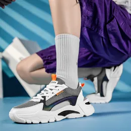 Letnie buty dorywczo oddychające siatki cząstki szokowe pochłanianie Hollow Out Sneakers Mężczyźni Zewnątrz Lazy Lazy Youth Walking Mieszkanie Rozmiar 39-44