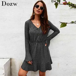 Dzianiny Kobiety Solidna Wypoczynek Jesień Sweter Sukienka V Neck Flare Rękaw Eleganckie Mini Ladies Casual Es Robe Femme 210515