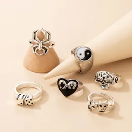 Pierścienie klastrowe przybycie metal geometryczne damskie damskie etniczne czarno -białe krople oleju tai chi love pająk biżuteria dla dziewcząt