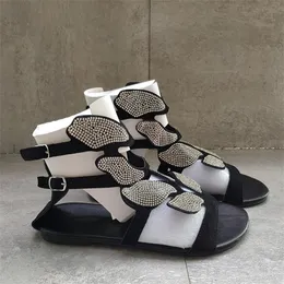 2023 diseñador mujer zapatilla sandalia moda verano mariposa inferior con sandalias de diamantes de imitación zapatos planos señoras chanclas para