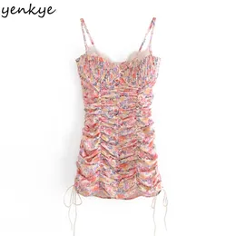 Yenkye Sweet Floral Print Sling Sexy Dres 세련된 레이스 트림 V 넥 민소매 Draped Bodycon 미니 파티 로브 Femme 210623