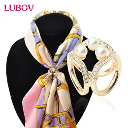 Pins, Brooches Korean Arrival Joker Pearl Scarf Clip Three Ring Rhinestone Decoration Buckle For Women Costume Jewelry