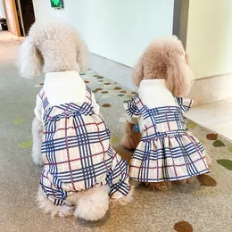 Luxury Fashion Dog Jumpsuits Designer Kjol Dog Apparel Autumn and Winter Plaid Puppy Cat Costume Toffee Par Princess Dress Pet217i