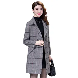 Plaid Woolen Coat Kvinnor Sutumn Vinter Mode Koreanskt Temperament Lapel Pocket Mid-Length Slim Jacka Kvinna LR1371 210531