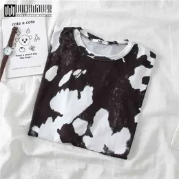 Duckwaver Summer Cow Printed Women Oversize Tshirt White and Black Breathable Soft Female Basic Loose Tee Tops 210623