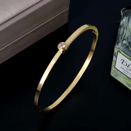 Ny enkel guldplätering Bangle armband Rostfritt stål Singel CZ Manschettband för kvinnor Armband Jul Thanksgiving Gift Q0719