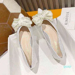 Dress Shoes Spring and autumn soft leather middle heel thick pointed shallow mouth fairy wind granny pearl bow late single High heels