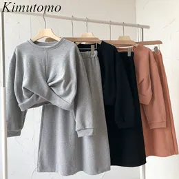 Kimutomo Två stycksutrymmen för kvinnor Solid O-Neck Långärmad Kort Sweatshirt och elastiska midja Split kjolar Outwear Fashion 210521