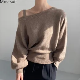 One-Shoulder Stickade Pullover Jumpers Kvinnor Batwing Sleeve Sexig Mode Stilfulla Kvinnliga Tröjor Toppar Femme 210513