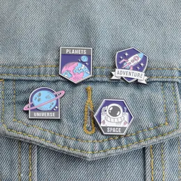 Space Planet Enamel Broothes Pin for Women Fashion Dress Płaszcz Koszulka Demin Metal Funny Brooch Pins Pins Prezentacja Prezenta